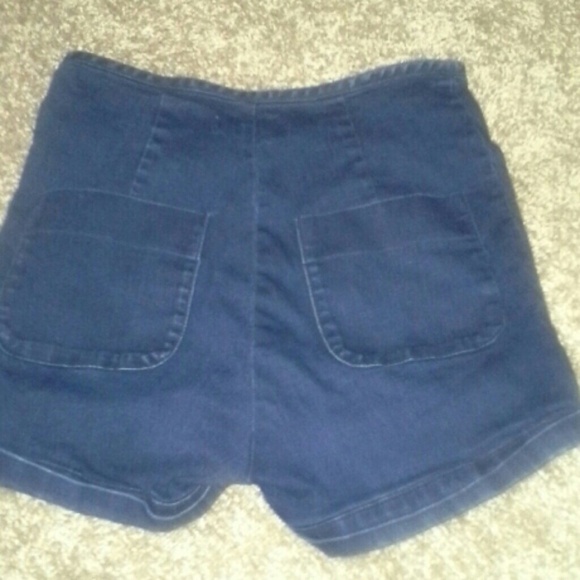 Urban Outfitters high waisted sailor shorts - Picture 2 of 2