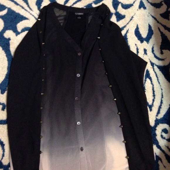 Daytrip button up shirt!