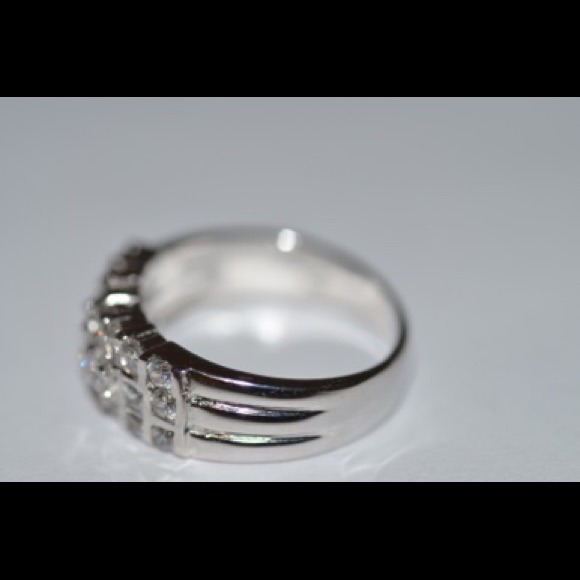 Ring - Picture 2 of 3