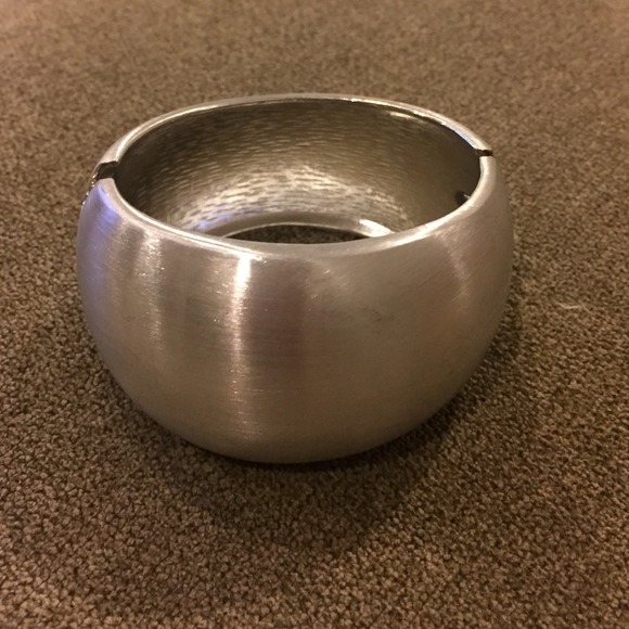❣️Silver Cuff bracelet! - Picture 2 of 4