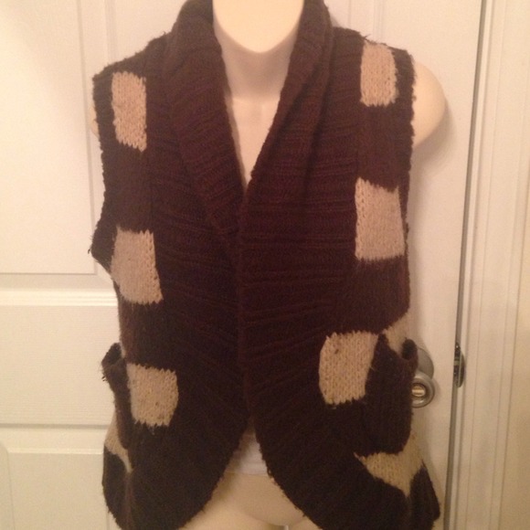Sweater vest