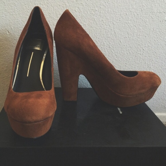 HAVE GOT TO GO NWT Dolce Vita "Bryann" Suede Heels
