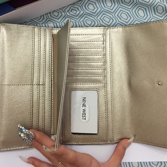 Cute blue Nine West dott Kom boxed style - Picture 2 of 3