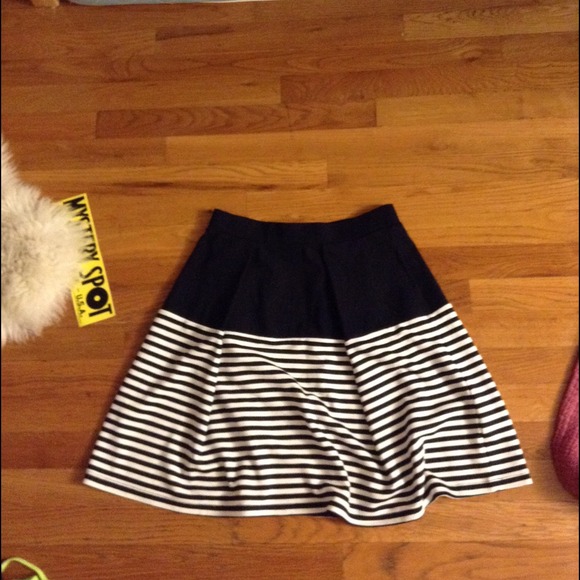 Everlane Nordstrom/black and white striped skirt - Picture 2 of 4