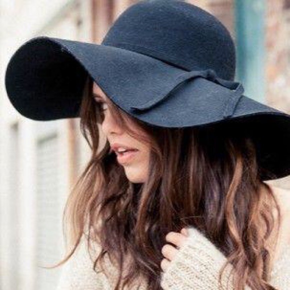 Black floppy hat