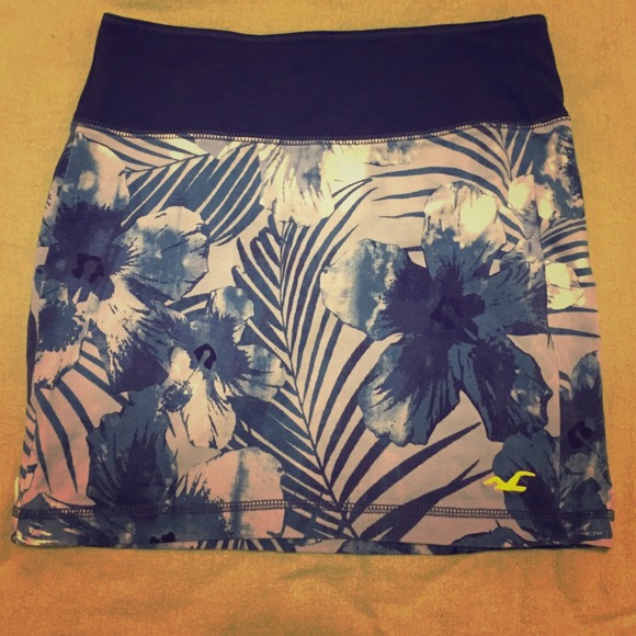 Hollister flower skirt - XS