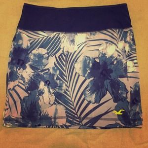 Hollister flower skirt - XS