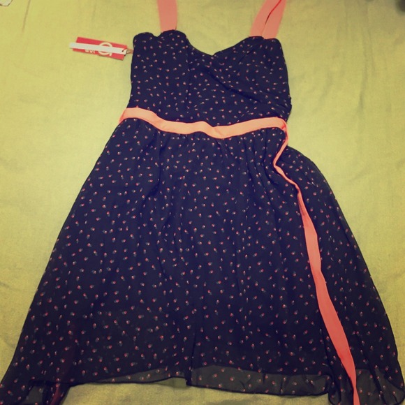 NEW WITH TAGS Cute pin up dress