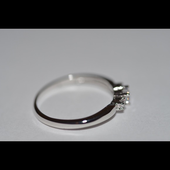 Ring - Picture 3 of 3