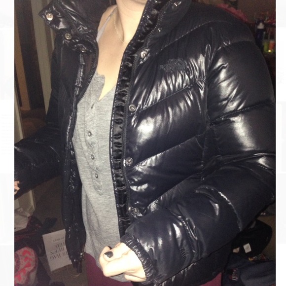 SOLD🚫🚫Shiny puffy black North Face