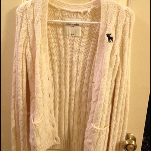 Abercrombie Beige sweater cardigan