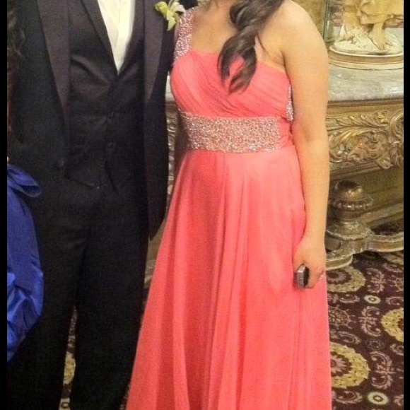 Dress - Picture 3 of 4