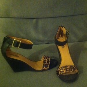 Leapord print ankle strap wedge heels