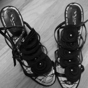 Brand NEW Nina black heels