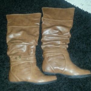 ✋DONATED✋Brand new brown boots