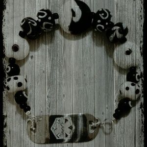 Ladies Blk&White Medical Alert Bracelet  7-8 inche