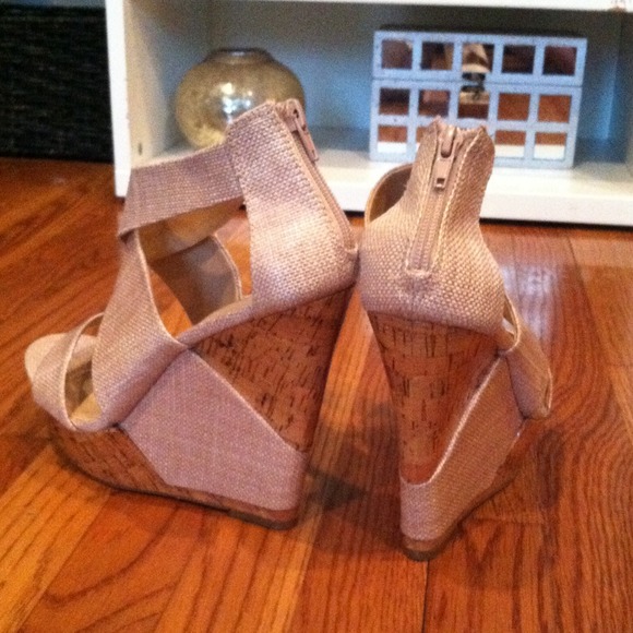 BCBG Wrap Wedges - Picture 2 of 4