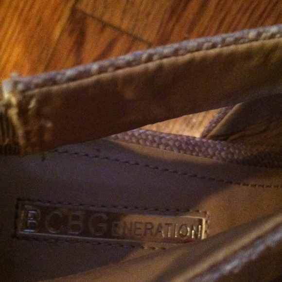 BCBG Wrap Wedges - Picture 4 of 4