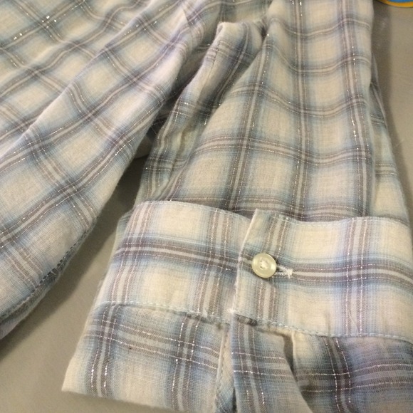 Quarter -sleeve Gap button up - Picture 3 of 4