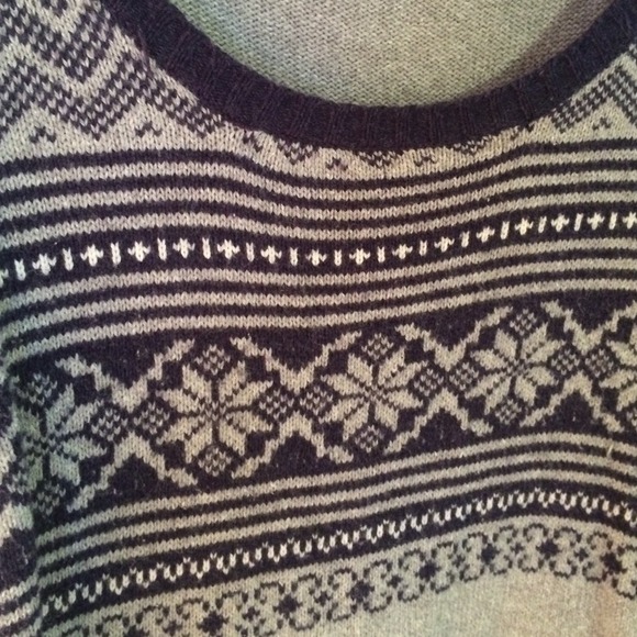 Long Sleeve Sweater - Picture 2 of 3