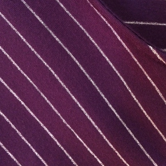 Long sleeves a.n.a plum top - Picture 3 of 3