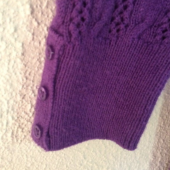 Plum AE sweater - Picture 3 of 3
