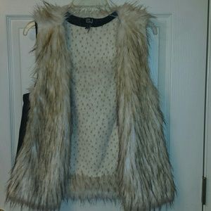 Faux fur /leather side vest