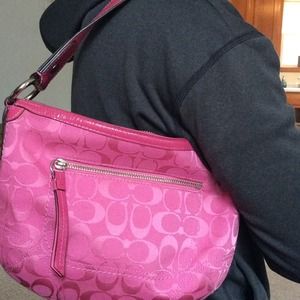 extra pics of the pink coach purse