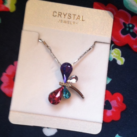 Stunning dragonfly crystal necklace