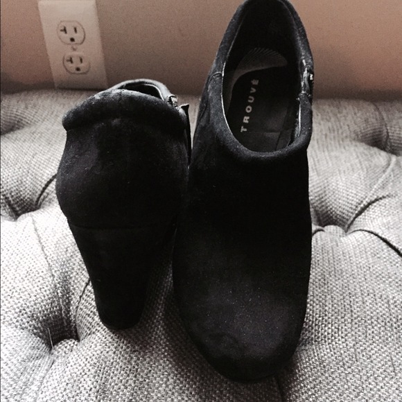 Worn once Black suede Trouvé shooties