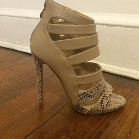 Beige heels