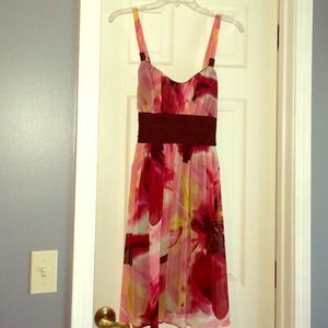 Super adorable dress. Only worn once! 🎀👗