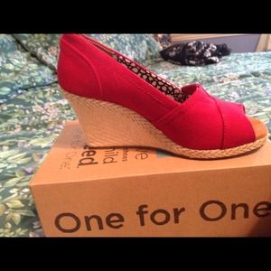 Toms wedge red canvas new in box 7