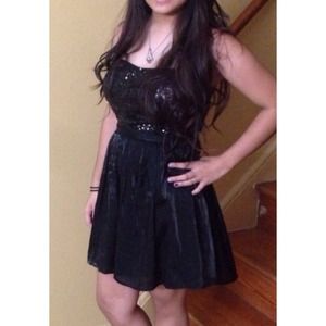 Forever 21 black sequined homecoming / party dress