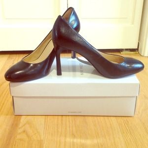 NWOT Nine West black pumps