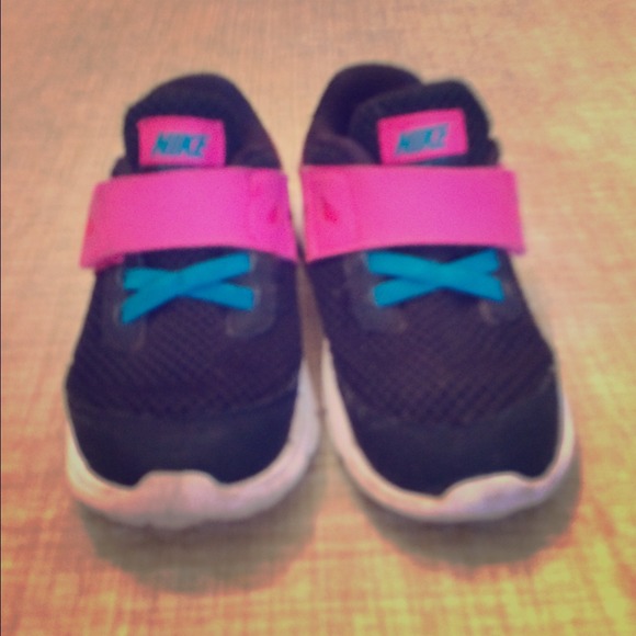 Toddler girls nikes