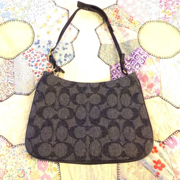Coach Handbags - 🎉Date Night Host Pick🎉 wool & leather Coach bag