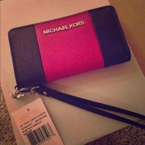 Michael Kors Wristlet