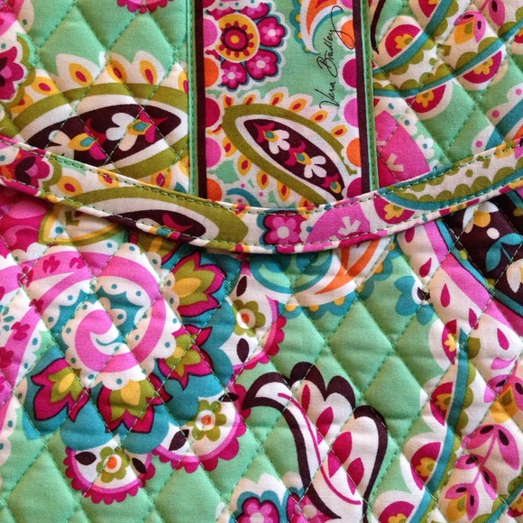 NEW‼️Vera Bradley ‼️Tutti Frutti Tablet Hipster! - Picture 2 of 4