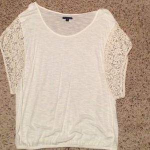 American Eagle white top