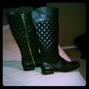 5$ off! (Orig price) VINCE CAMUTO "RAINER" boots