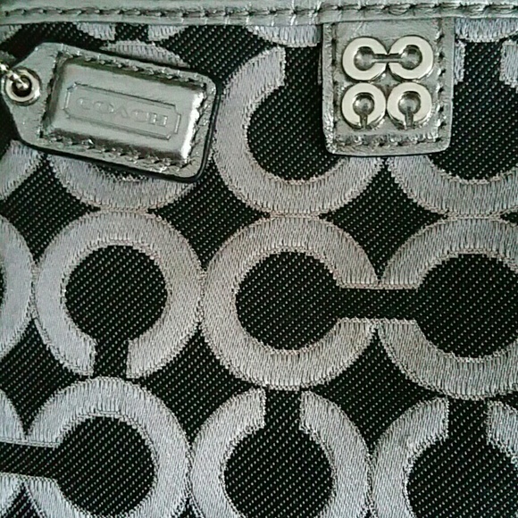 Med coach wristlet SOLD IN BUNDLE - Picture 4 of 4