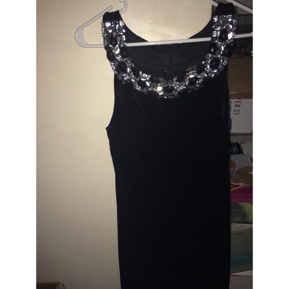 Velvet little black dress - Picture 1 of 2