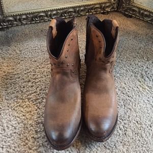 Vintage brand cowboy boots. Look brand new!