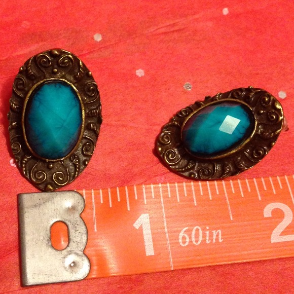 Pretty Earrings❌SOLD❌ - Picture 3 of 3