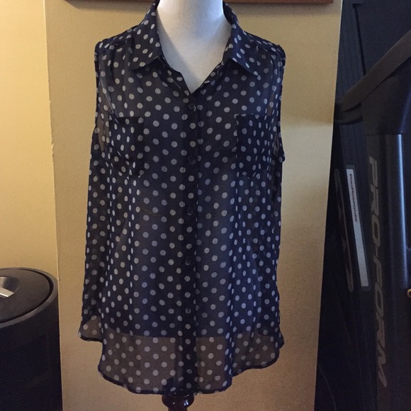 Sleeveless sheer blouse