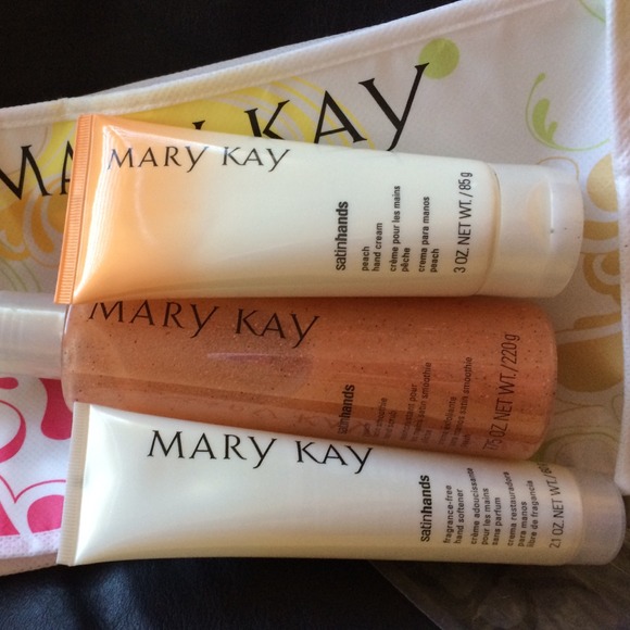 Set of satin hands! Brand new ! Lovely smell