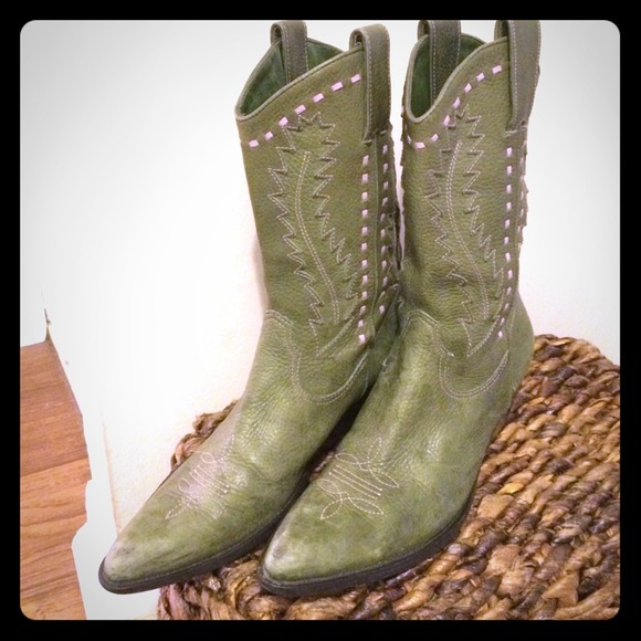 Green Giani Bini leather cowboy boots. 6.5
