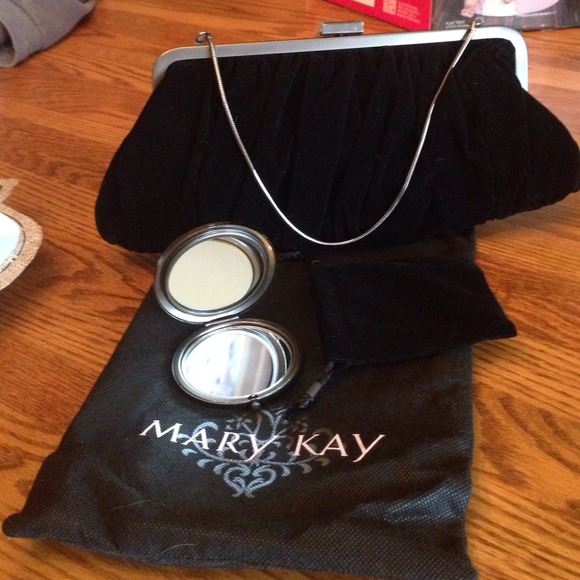 Mary Kay Holiday Purse Set
