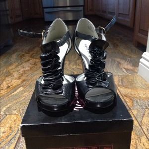 Madden girl black pumps